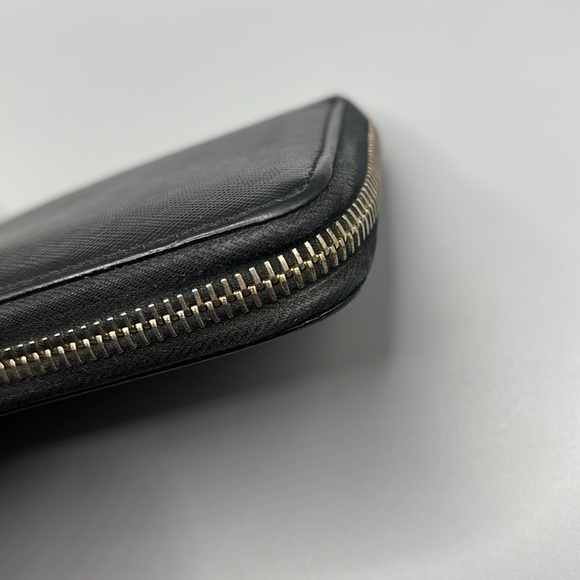 PRADA BLACK ZIP WALLET - Picture 7 of 11